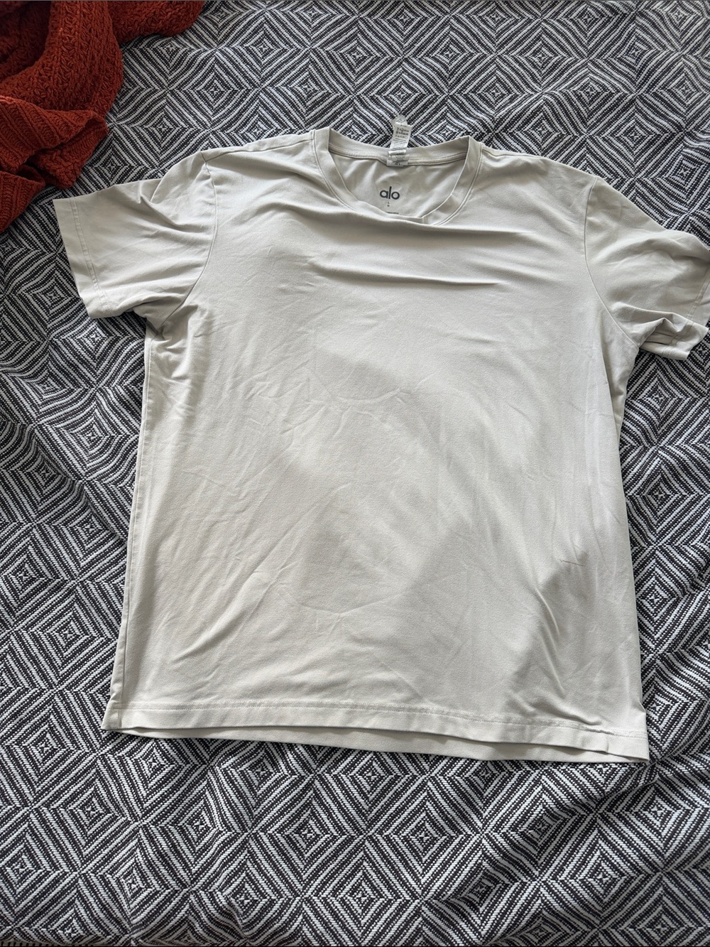 ALO Yoga Men’s Short Sleeve Crew Tee in Light Cream